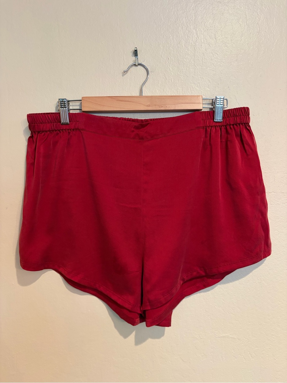Quince NWT Dark Red 100% Silk Pajama Shorts, Size XL
